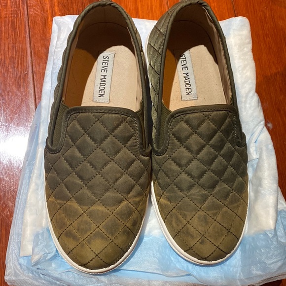 Steve Madden slip on shoes - Picture 1 of 2